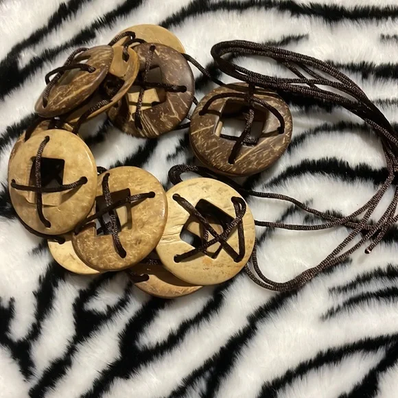 Beautiful Coconut Shell Woven Disc Medallion Tie Belt - Picture 7 of 7